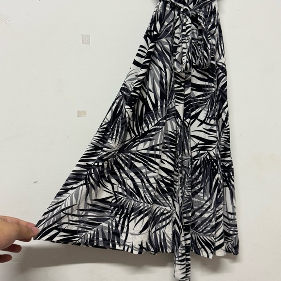 Old Navy Black Cap Sleeve Jersey Knit Palm Leaf Print Wrap Dress Petite L - Picture 3 of 6